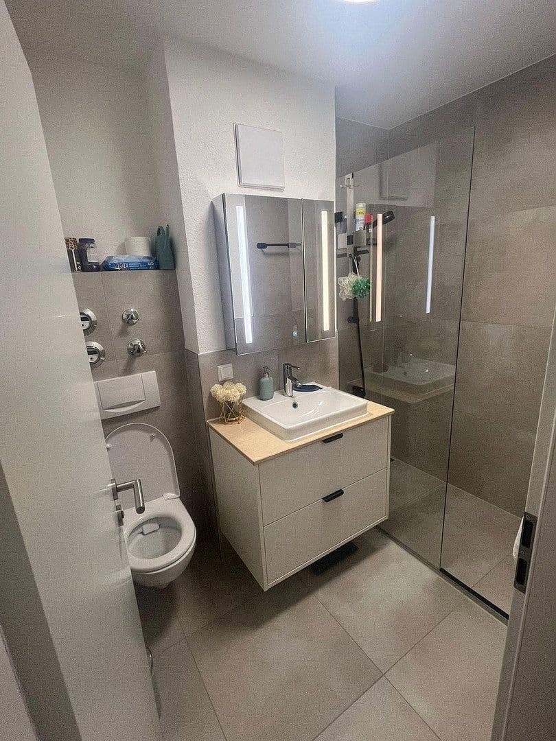 Pronájem bytu 2+1 52 m², Edith-Stein-Str. 16, Laupheim, Bádensko-Württembersko Pronájem bytu 2+1 52 m², Edith-Stein-Str. 16, Laupheim, Bádensko-Württembersko