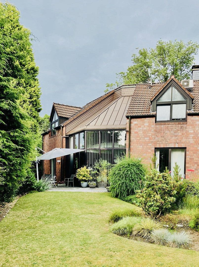 Prodej domu 212 m², pozemek 652 m², Gelsenkirchen, Severní Porýní-Vestfálsko Prodej domu 212 m², pozemek 652 m², Gelsenkirchen, Severní Porýní-Vestfálsko