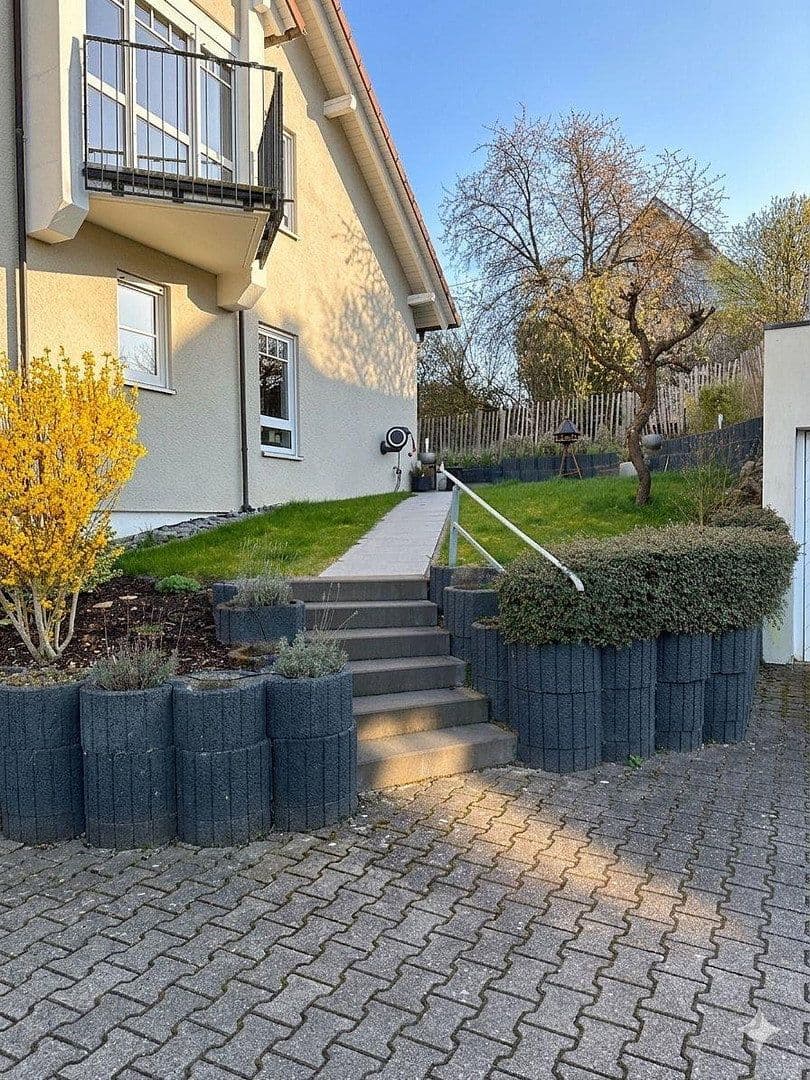 Prodej domu 115 m², pozemek 320 m², Mergenthalerstr. 4/1, Heilbronn, Bádensko-Württembersko Prodej domu 115 m², pozemek 320 m², Mergenthalerstr. 4/1, Heilbronn, Bádensko-Württembersko