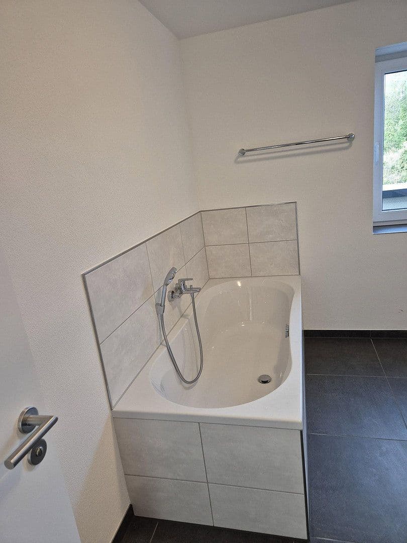 Pronájem bytu 2+1 89 m², Schloßstr. 2G, Wadern, Země Sársko Pronájem bytu 2+1 89 m², Schloßstr. 2G, Wadern, Země Sársko