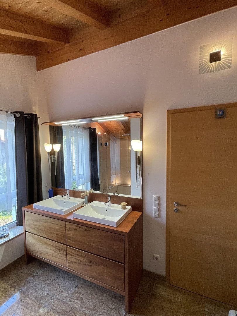 Prodej domu 212 m², pozemek 650 m², Laufen, Bavorsko Prodej domu 212 m², pozemek 650 m², Laufen, Bavorsko