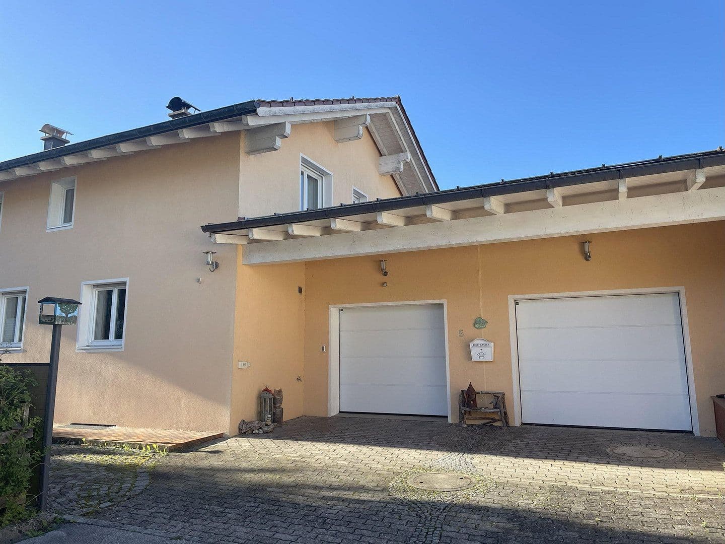 Prodej domu 212 m², pozemek 650 m², Laufen, Bavorsko Prodej domu 212 m², pozemek 650 m², Laufen, Bavorsko