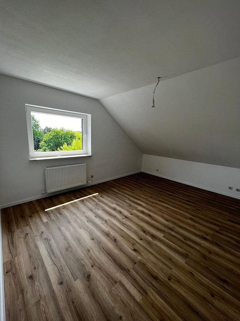 Pronájem bytu 3+1 70 m², Sperberstraße 18, Leichlingen, Severní Porýní-Vestfálsko Pronájem bytu 3+1 70 m², Sperberstraße 18, Leichlingen, Severní Porýní-Vestfálsko