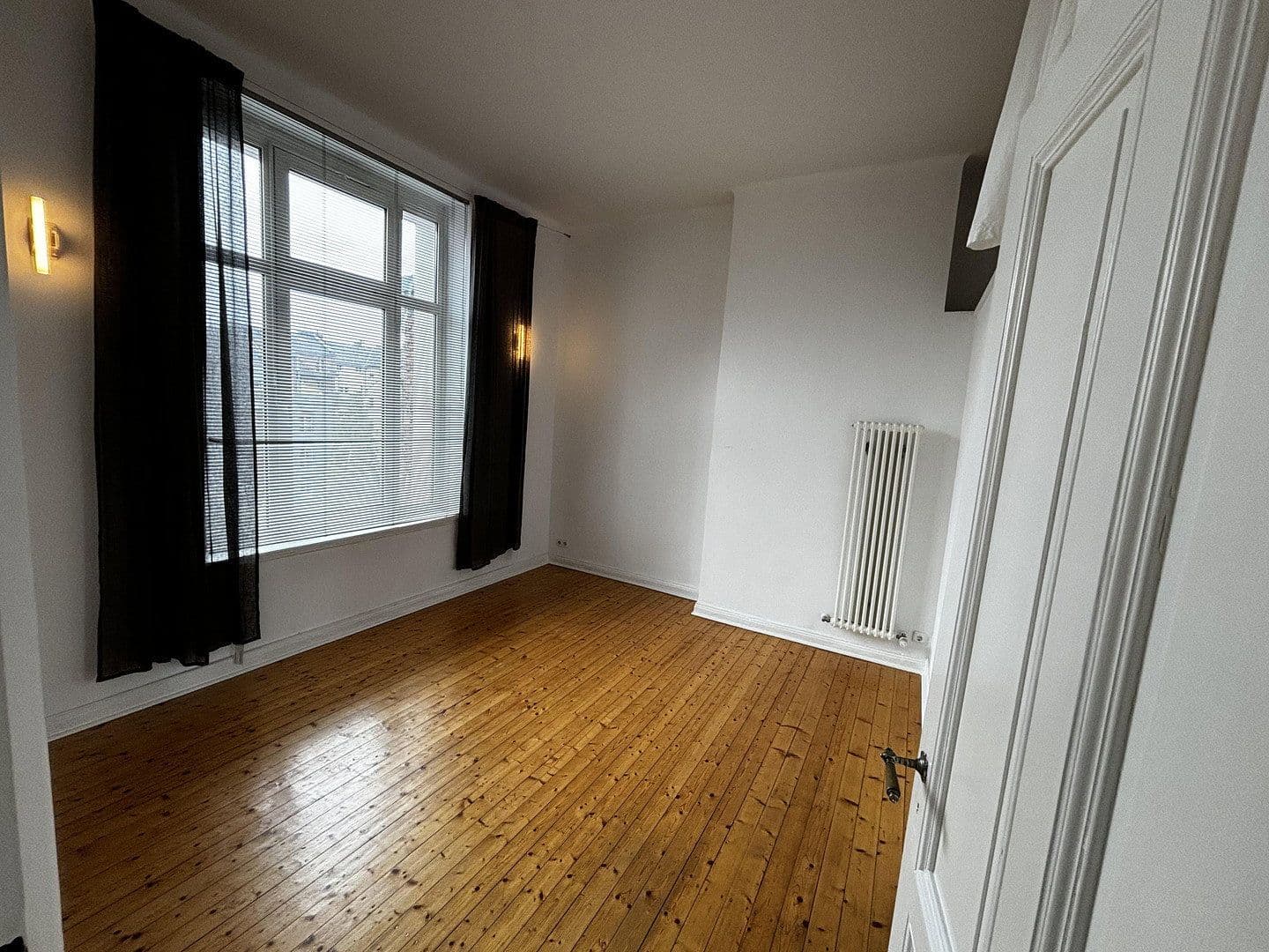 Pronájem bytu 4+kk 140 m², Bismarckstr. 94, Cáchy, Severní Porýní-Vestfálsko Pronájem bytu 4+kk 140 m², Bismarckstr. 94, Cáchy, Severní Porýní-Vestfálsko