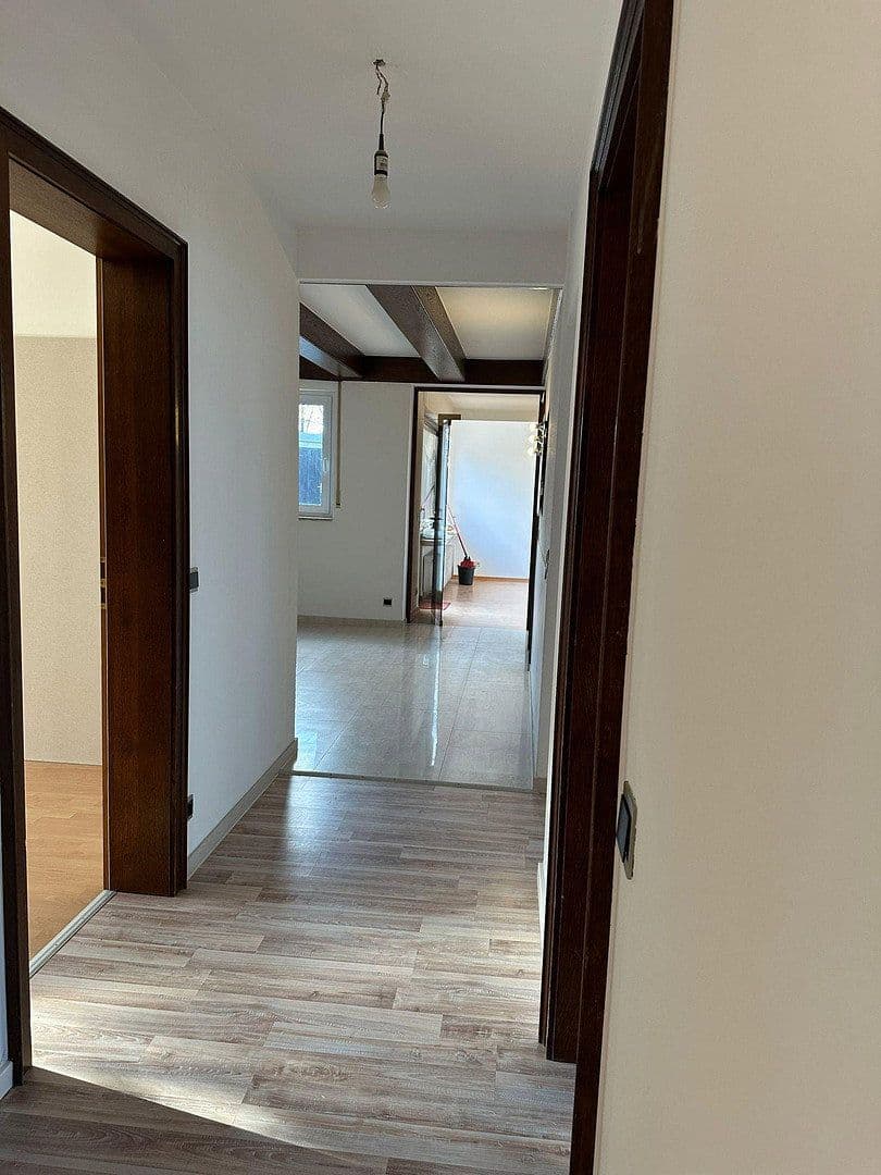 Pronájem bytu 4+1 120 m², Uhingen, Bádensko-Württembersko Pronájem bytu 4+1 120 m², Uhingen, Bádensko-Württembersko