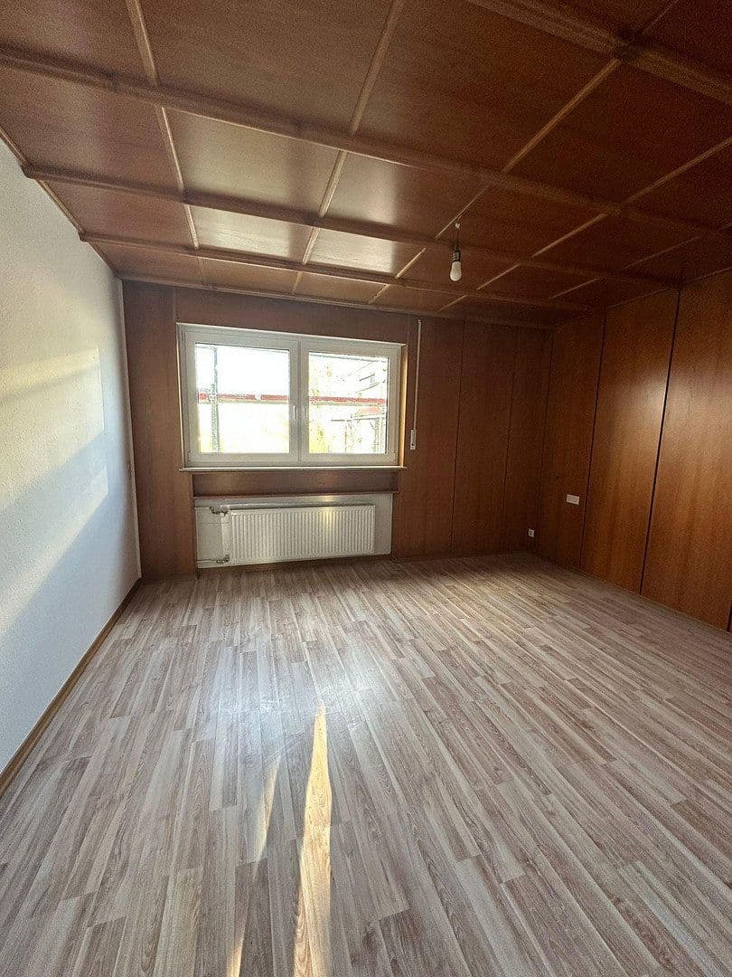 Pronájem bytu 4+1 120 m², Uhingen, Bádensko-Württembersko Pronájem bytu 4+1 120 m², Uhingen, Bádensko-Württembersko