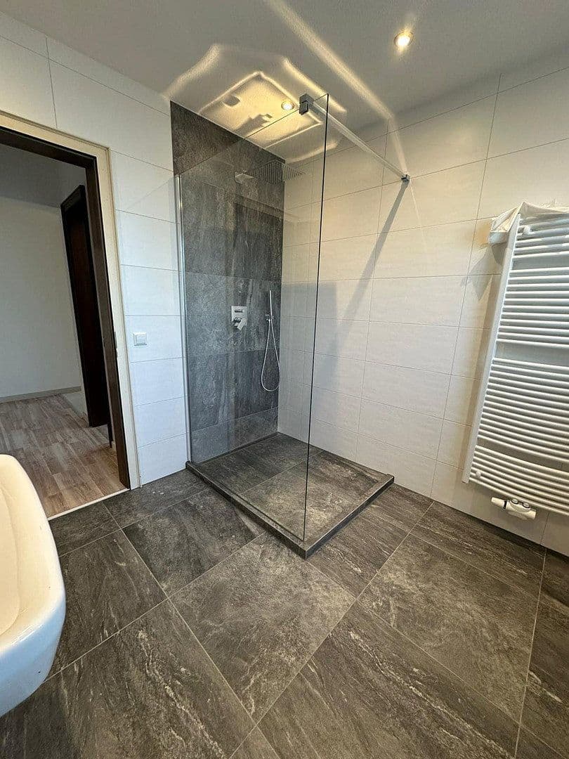 Pronájem bytu 4+1 120 m², Uhingen, Bádensko-Württembersko Pronájem bytu 4+1 120 m², Uhingen, Bádensko-Württembersko