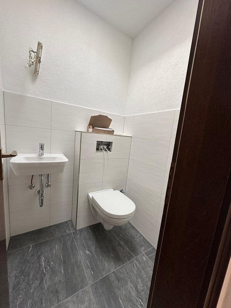 Pronájem bytu 4+1 120 m², Uhingen, Bádensko-Württembersko Pronájem bytu 4+1 120 m², Uhingen, Bádensko-Württembersko