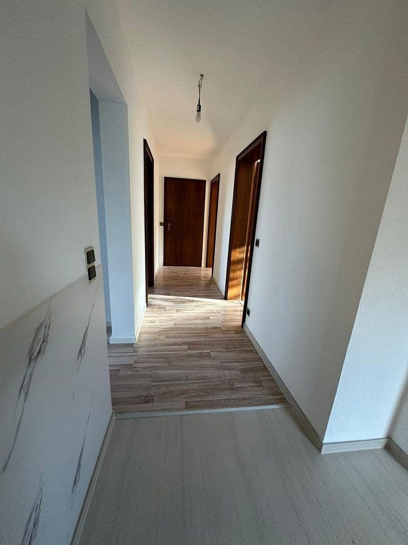 Pronájem bytu 4+1 120 m², Uhingen, Bádensko-Württembersko Pronájem bytu 4+1 120 m², Uhingen, Bádensko-Württembersko