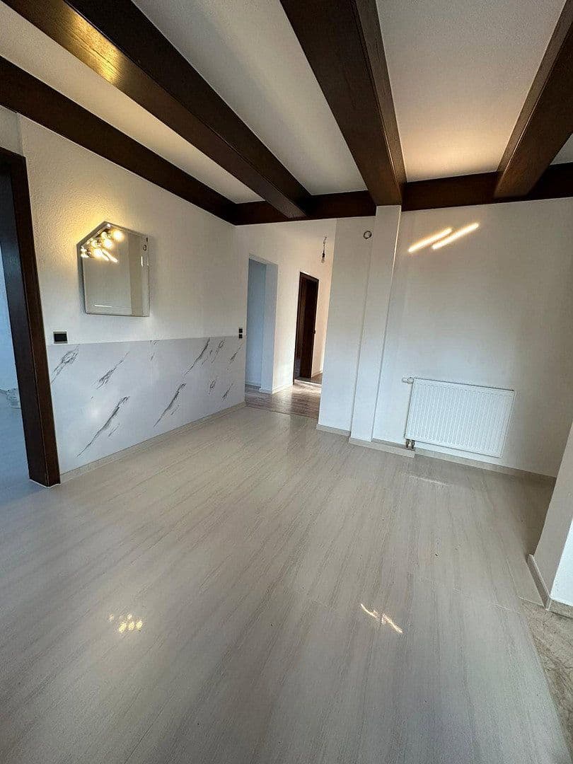 Pronájem bytu 4+1 120 m², Uhingen, Bádensko-Württembersko Pronájem bytu 4+1 120 m², Uhingen, Bádensko-Württembersko