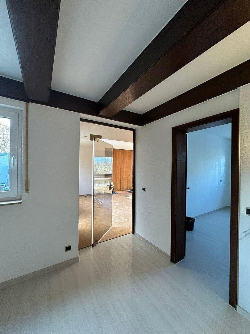 Pronájem bytu 4+1 120 m², Uhingen, Bádensko-Württembersko Pronájem bytu 4+1 120 m², Uhingen, Bádensko-Württembersko