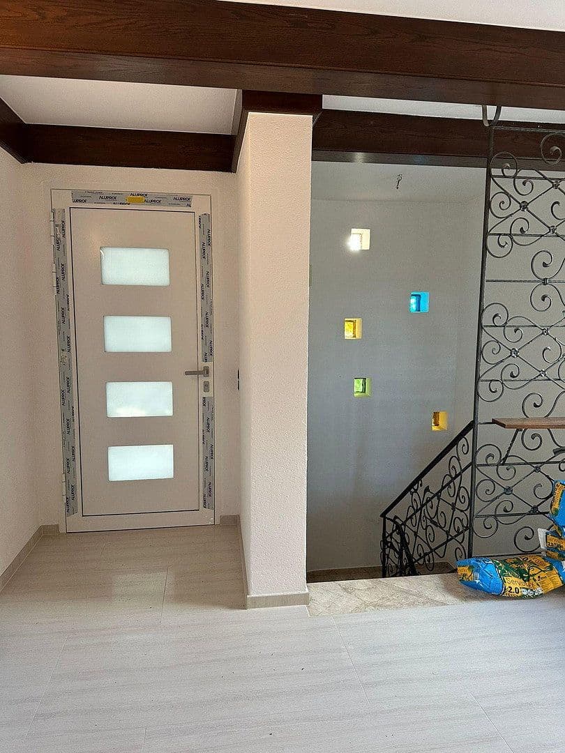 Pronájem bytu 4+1 120 m², Uhingen, Bádensko-Württembersko Pronájem bytu 4+1 120 m², Uhingen, Bádensko-Württembersko