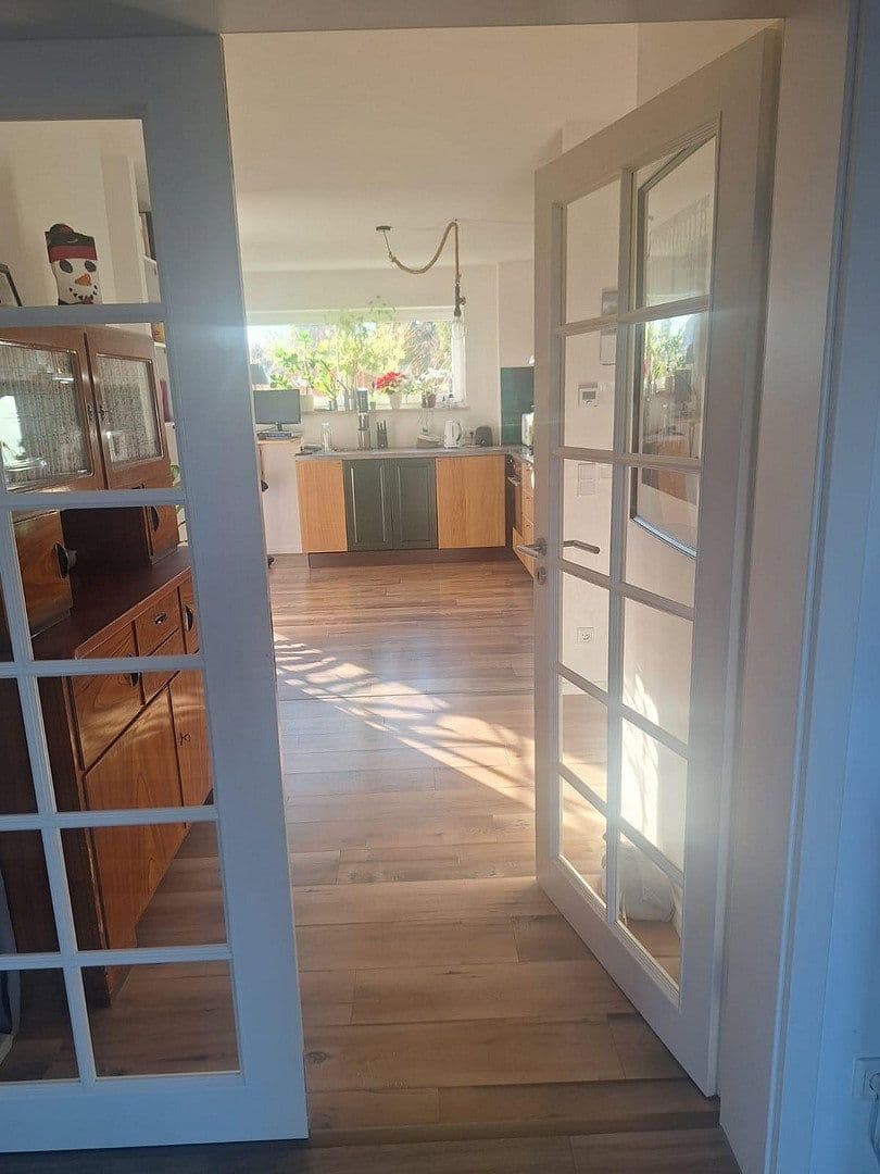 Pronájem bytu 4+1 133 m², Kaulbachweg, Leipzig, Sasko Pronájem bytu 4+1 133 m², Kaulbachweg, Leipzig, Sasko