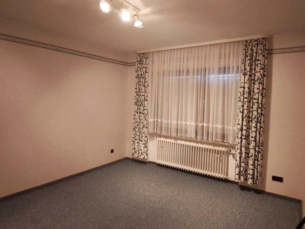 Prodej domu 283 m², pozemek 875 m², Mengerskirchen, Hessen Prodej domu 283 m², pozemek 875 m², Mengerskirchen, Hessen