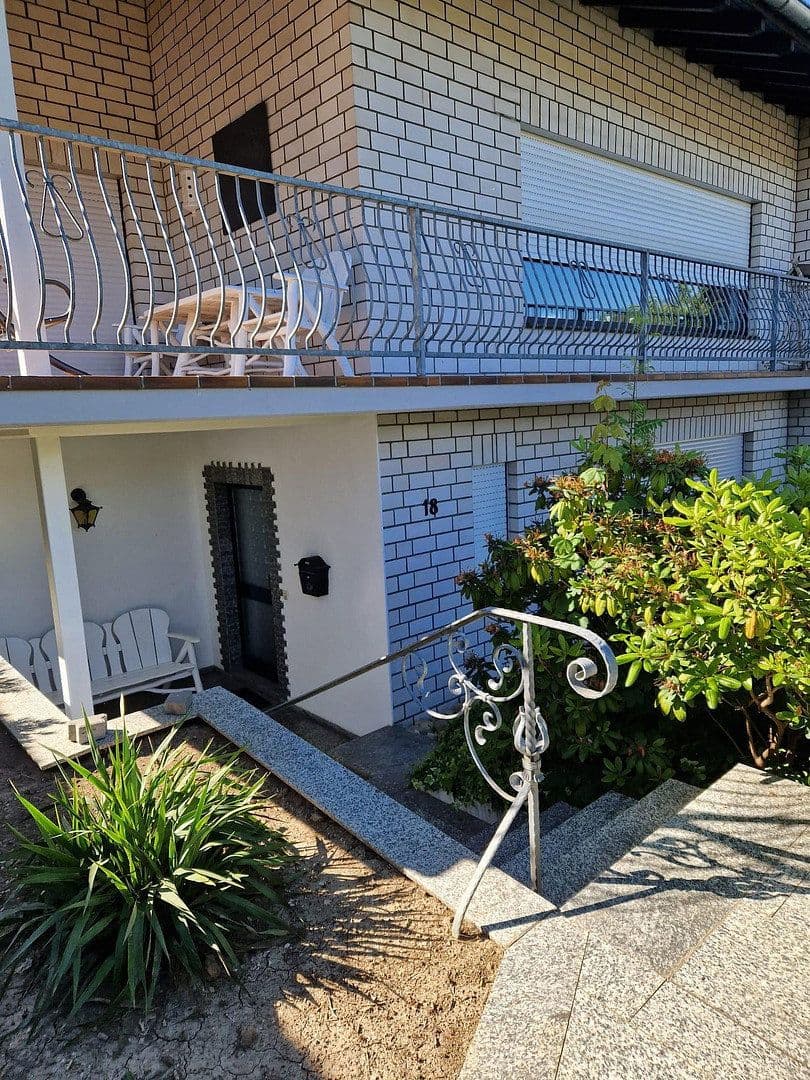 Prodej domu 283 m², pozemek 875 m², Mengerskirchen, Hessen Prodej domu 283 m², pozemek 875 m², Mengerskirchen, Hessen