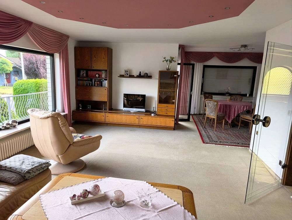 Prodej domu 283 m², pozemek 875 m², Mengerskirchen, Hessen Prodej domu 283 m², pozemek 875 m², Mengerskirchen, Hessen