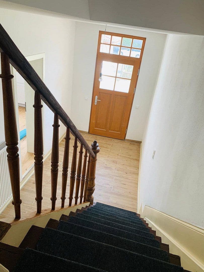 Prodej domu 130 m², pozemek 190 m², Cullmannsfahrt 4, Grünberg, Hessen Prodej domu 130 m², pozemek 190 m², Cullmannsfahrt 4, Grünberg, Hessen