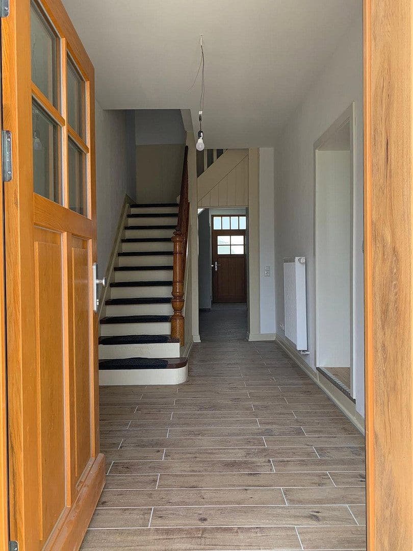 Prodej domu 130 m², pozemek 190 m², Cullmannsfahrt 4, Grünberg, Hessen Prodej domu 130 m², pozemek 190 m², Cullmannsfahrt 4, Grünberg, Hessen