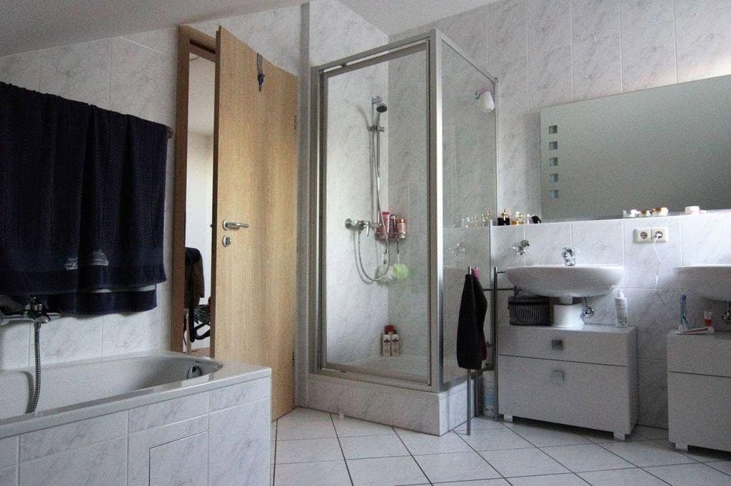 Prodej domu 120 m², pozemek 230 m², Friolzheim, Bádensko-Württembersko Prodej domu 120 m², pozemek 230 m², Friolzheim, Bádensko-Württembersko