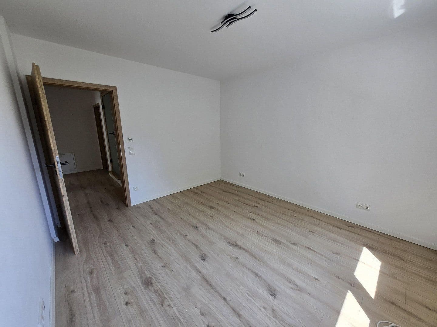 Prodej domu 173 m², pozemek 350 m², Lappersdorf, Bavorsko Prodej domu 173 m², pozemek 350 m², Lappersdorf, Bavorsko