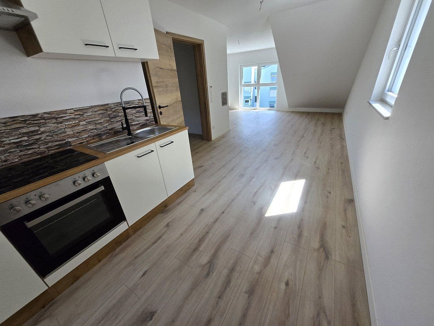 Prodej domu 173 m², pozemek 350 m², Lappersdorf, Bavorsko Prodej domu 173 m², pozemek 350 m², Lappersdorf, Bavorsko