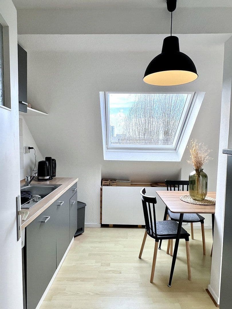 Pronájem bytu 1+1 40 m², Rüttenscheider Straße 256, Essen, Severní Porýní-Vestfálsko Pronájem bytu 1+1 40 m², Rüttenscheider Straße 256, Essen, Severní Porýní-Vestfálsko