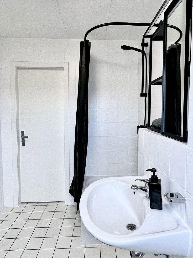 Pronájem bytu 1+1 40 m², Rüttenscheider Straße 256, Essen, Severní Porýní-Vestfálsko Pronájem bytu 1+1 40 m², Rüttenscheider Straße 256, Essen, Severní Porýní-Vestfálsko