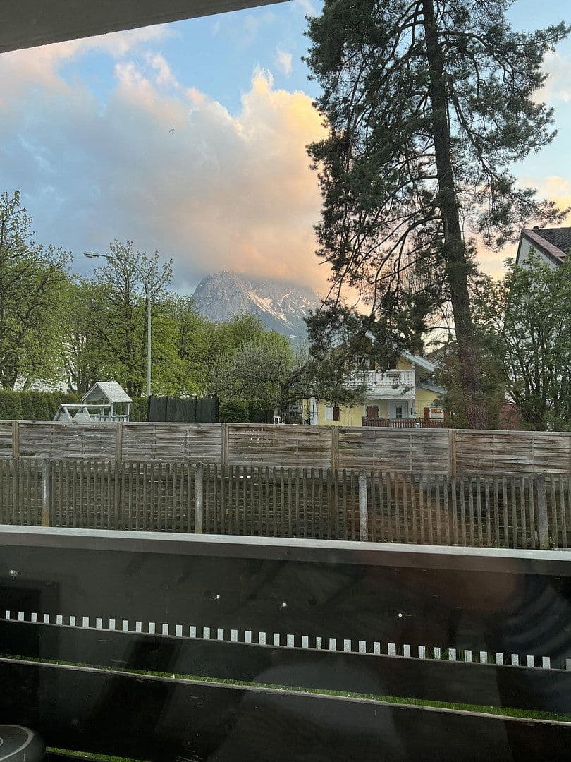 Prodej bytu 3+1 45 m², Zugspitzstraße 136A, Garmisch-Partenkirchen, Bavorsko Prodej bytu 3+1 45 m², Zugspitzstraße 136A, Garmisch-Partenkirchen, Bavorsko