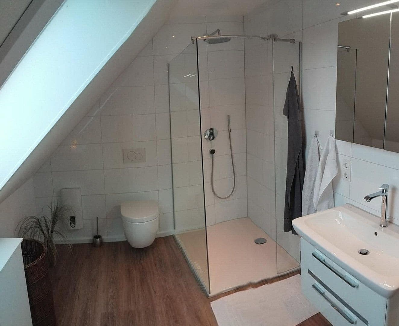Prodej domu 63 m², pozemek 236 m², Ronnenberg, Dolní Sasko Prodej domu 63 m², pozemek 236 m², Ronnenberg, Dolní Sasko