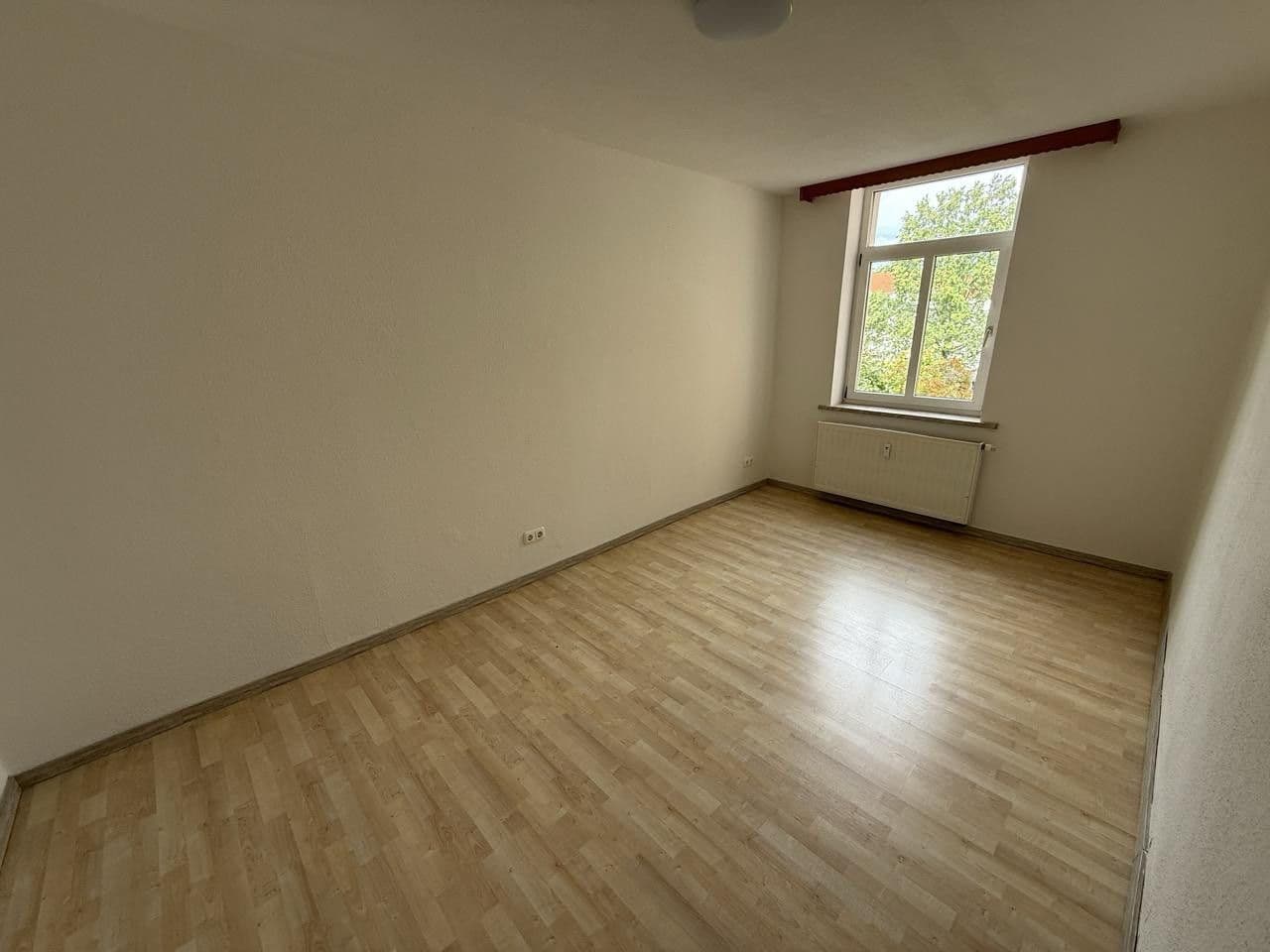 Pronájem bytu 3+1 65 m², Haselbrunner Str. 73, Plauen, Sasko Pronájem bytu 3+1 65 m², Haselbrunner Str. 73, Plauen, Sasko