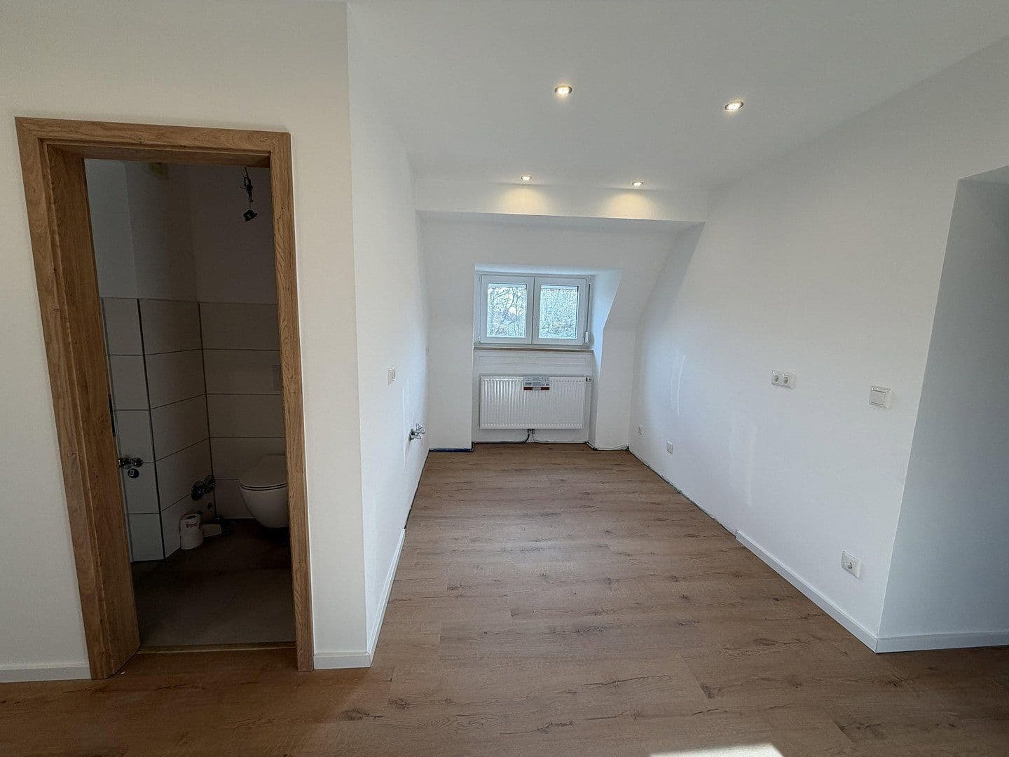 Pronájem bytu 5+1 89 m², Hardenbergplatz 8, Nürnberg, Bavorsko Pronájem bytu 5+1 89 m², Hardenbergplatz 8, Nürnberg, Bavorsko