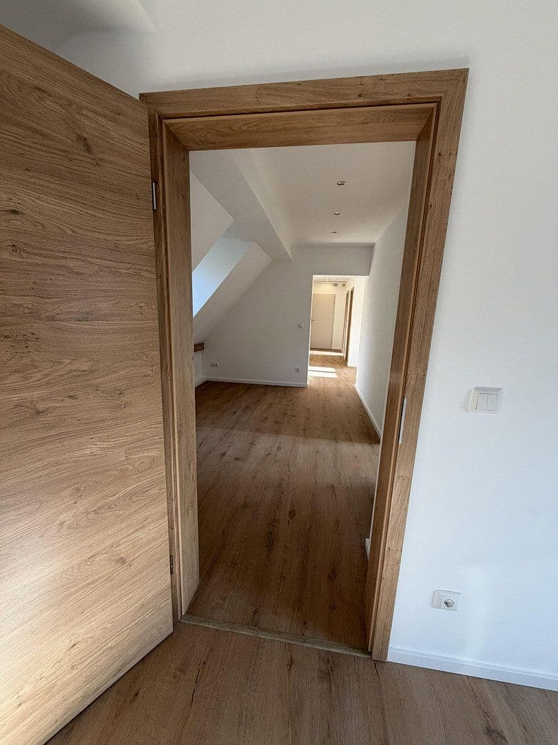 Pronájem bytu 5+1 89 m², Hardenbergplatz 8, Nürnberg, Bavorsko Pronájem bytu 5+1 89 m², Hardenbergplatz 8, Nürnberg, Bavorsko