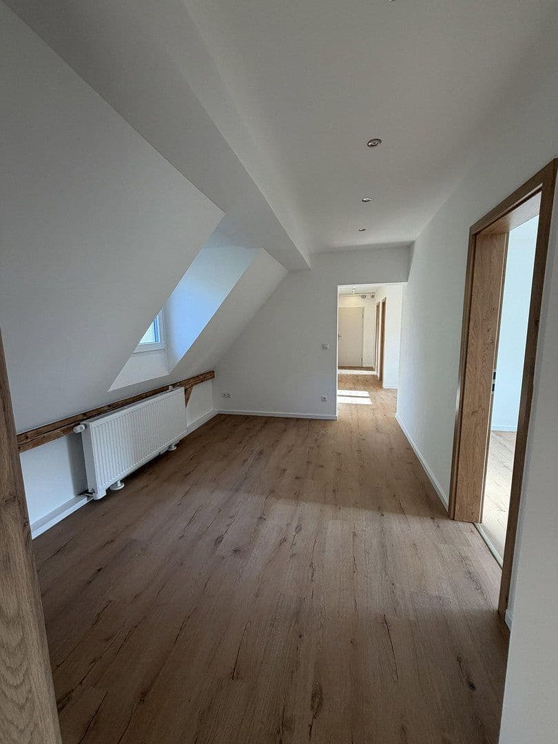 Pronájem bytu 5+1 89 m², Hardenbergplatz 8, Nürnberg, Bavorsko Pronájem bytu 5+1 89 m², Hardenbergplatz 8, Nürnberg, Bavorsko