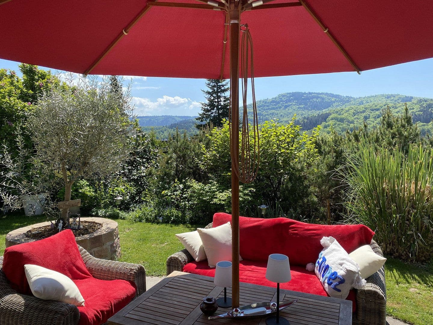 Prodej domu 232 m², pozemek 889 m², Baden-Baden, Bádensko-Württembersko Prodej domu 232 m², pozemek 889 m², Baden-Baden, Bádensko-Württembersko