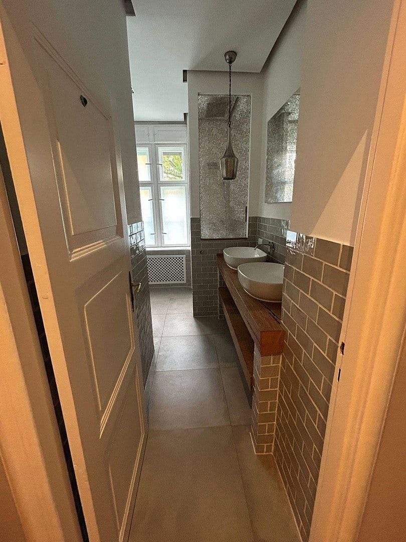 Prodej bytu 3+1 102 m², Bismarckstraße 42, Berlin, Berlín Prodej bytu 3+1 102 m², Bismarckstraße 42, Berlin, Berlín