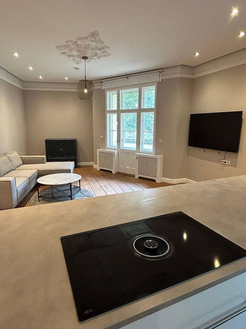 Prodej bytu 3+1 102 m², Bismarckstraße 42, Berlin, Berlín Prodej bytu 3+1 102 m², Bismarckstraße 42, Berlin, Berlín