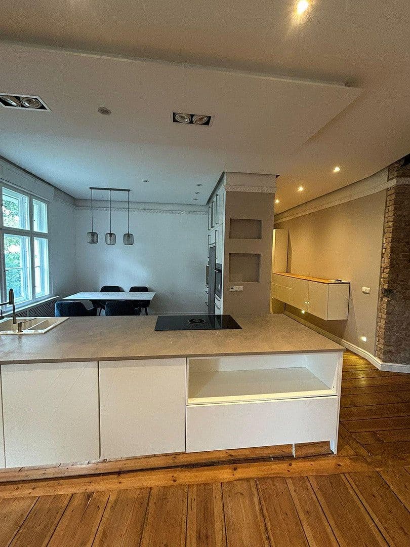 Prodej bytu 3+1 102 m², Bismarckstraße 42, Berlin, Berlín Prodej bytu 3+1 102 m², Bismarckstraße 42, Berlin, Berlín