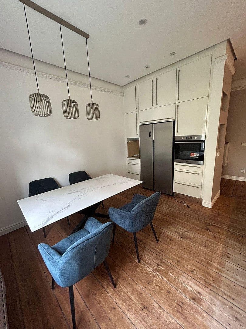 Prodej bytu 3+1 102 m², Bismarckstraße 42, Berlin, Berlín Prodej bytu 3+1 102 m², Bismarckstraße 42, Berlin, Berlín