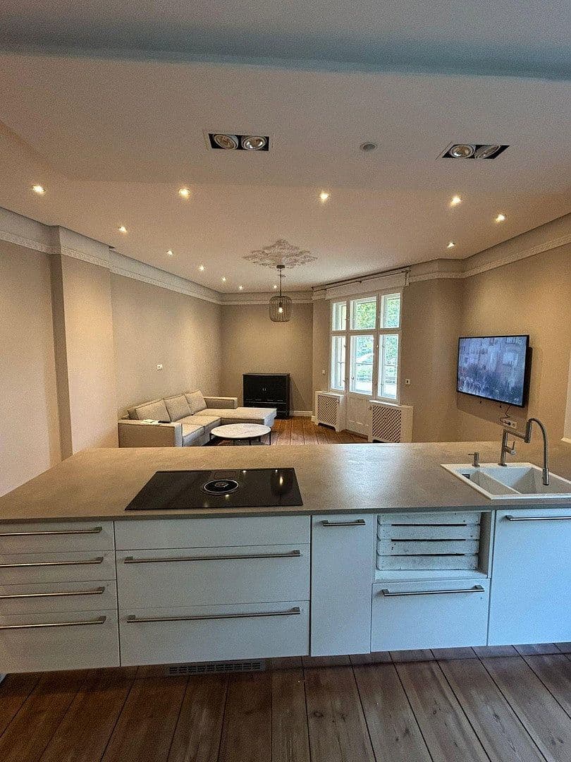 Prodej bytu 3+1 102 m², Bismarckstraße 42, Berlin, Berlín Prodej bytu 3+1 102 m², Bismarckstraße 42, Berlin, Berlín