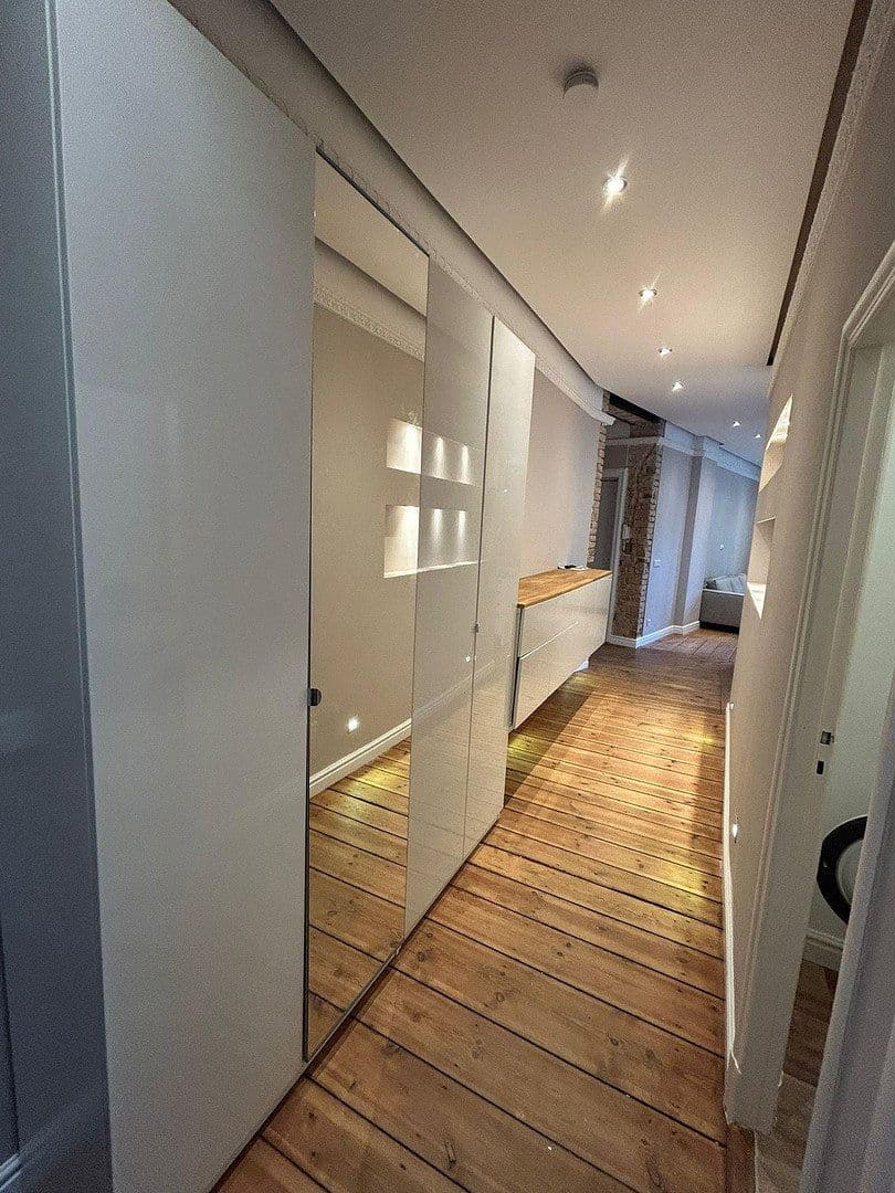 Prodej bytu 3+1 102 m², Bismarckstraße 42, Berlin, Berlín Prodej bytu 3+1 102 m², Bismarckstraße 42, Berlin, Berlín