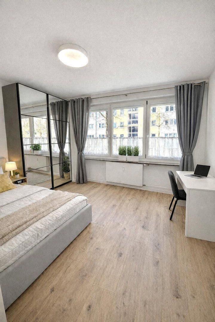 Pronájem bytu 1+1 27 m², Lerchenauerstr. 12, München, Bavorsko Pronájem bytu 1+1 27 m², Lerchenauerstr. 12, München, Bavorsko