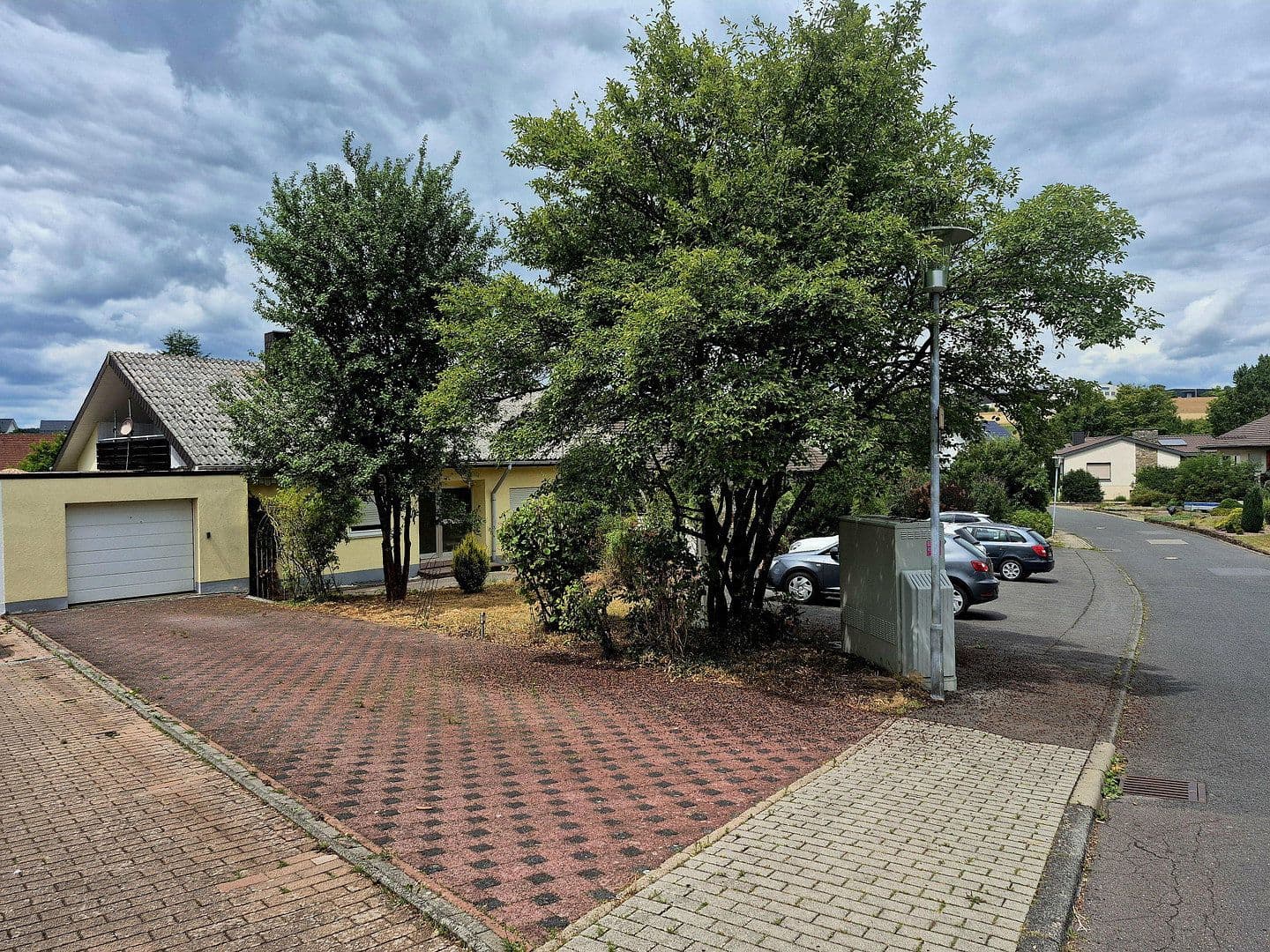 Prodej domu 197 m², pozemek 1.220 m², Buchen (Odenwald), Bádensko-Württembersko Prodej domu 197 m², pozemek 1.220 m², Buchen (Odenwald), Bádensko-Württembersko