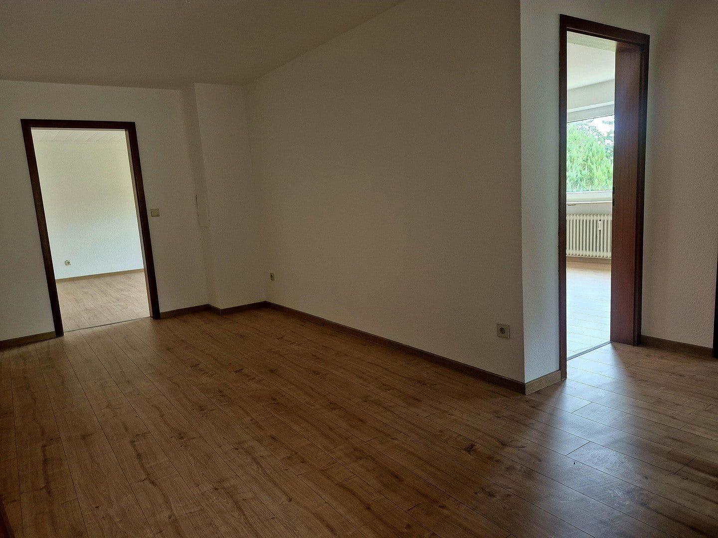 Prodej domu 197 m², pozemek 1.220 m², Buchen (Odenwald), Bádensko-Württembersko Prodej domu 197 m², pozemek 1.220 m², Buchen (Odenwald), Bádensko-Württembersko