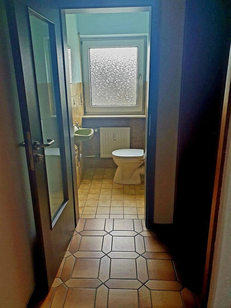 Prodej domu 197 m², pozemek 1.220 m², Buchen (Odenwald), Bádensko-Württembersko Prodej domu 197 m², pozemek 1.220 m², Buchen (Odenwald), Bádensko-Württembersko