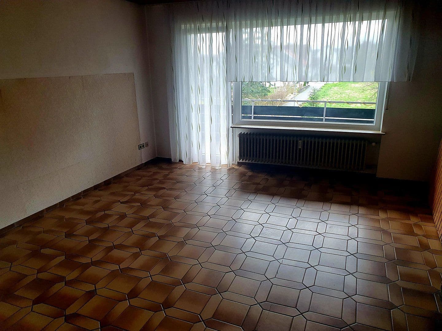 Prodej domu 197 m², pozemek 1.220 m², Buchen (Odenwald), Bádensko-Württembersko Prodej domu 197 m², pozemek 1.220 m², Buchen (Odenwald), Bádensko-Württembersko