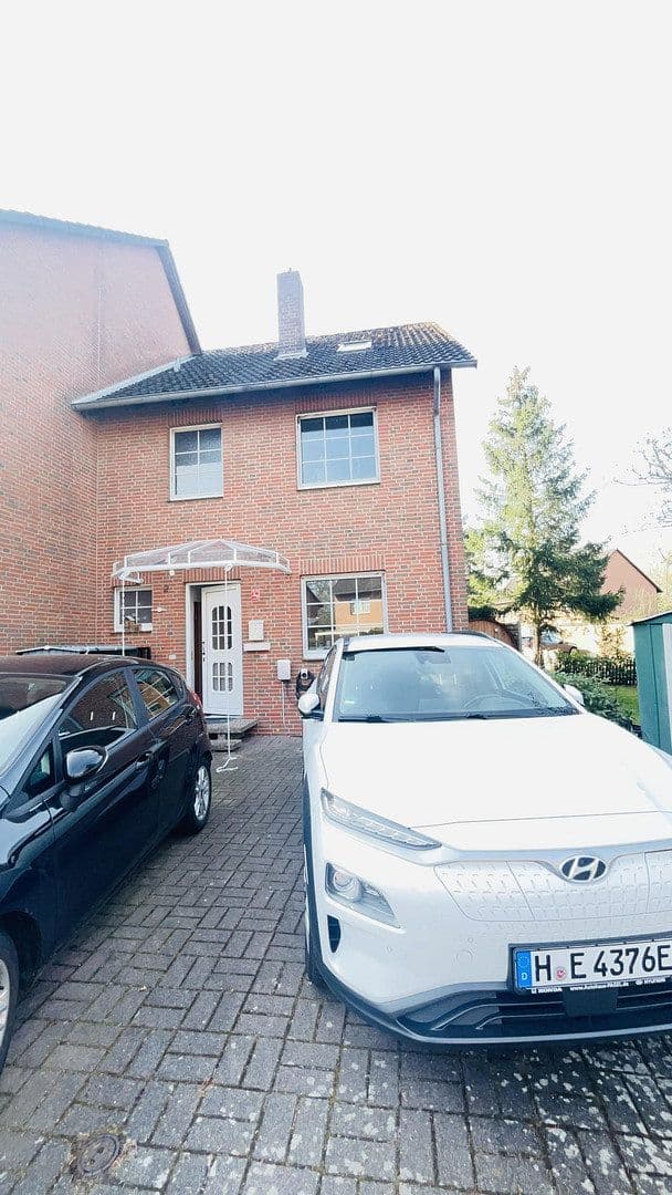 Prodej domu 130 m², pozemek 331 m², Lehrte, Dolní Sasko Prodej domu 130 m², pozemek 331 m², Lehrte, Dolní Sasko