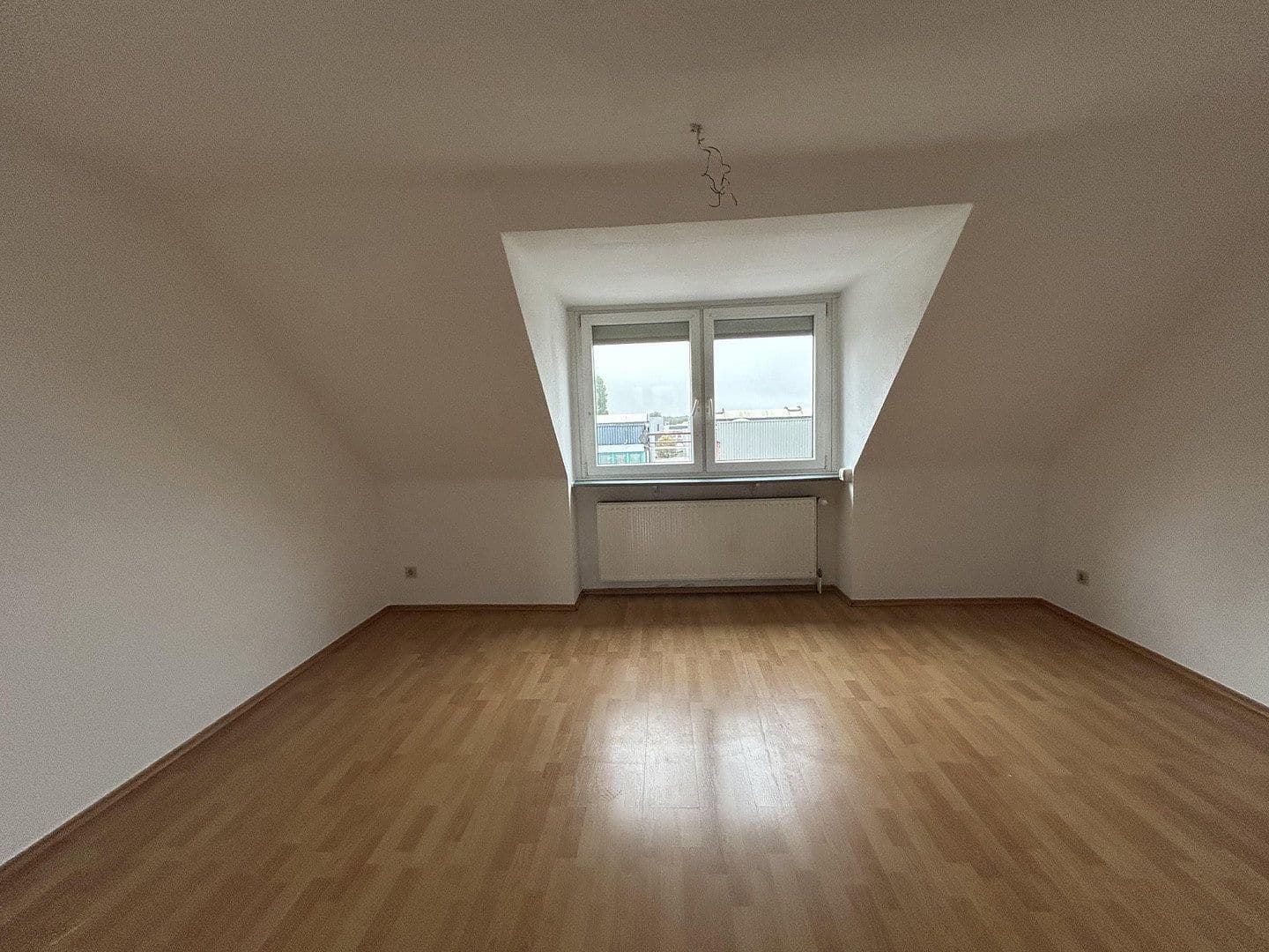 Pronájem bytu 3+1 65 m², Velbert, Severní Porýní-Vestfálsko Pronájem bytu 3+1 65 m², Velbert, Severní Porýní-Vestfálsko
