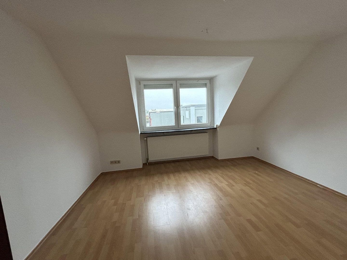 Pronájem bytu 3+1 65 m², Velbert, Severní Porýní-Vestfálsko Pronájem bytu 3+1 65 m², Velbert, Severní Porýní-Vestfálsko
