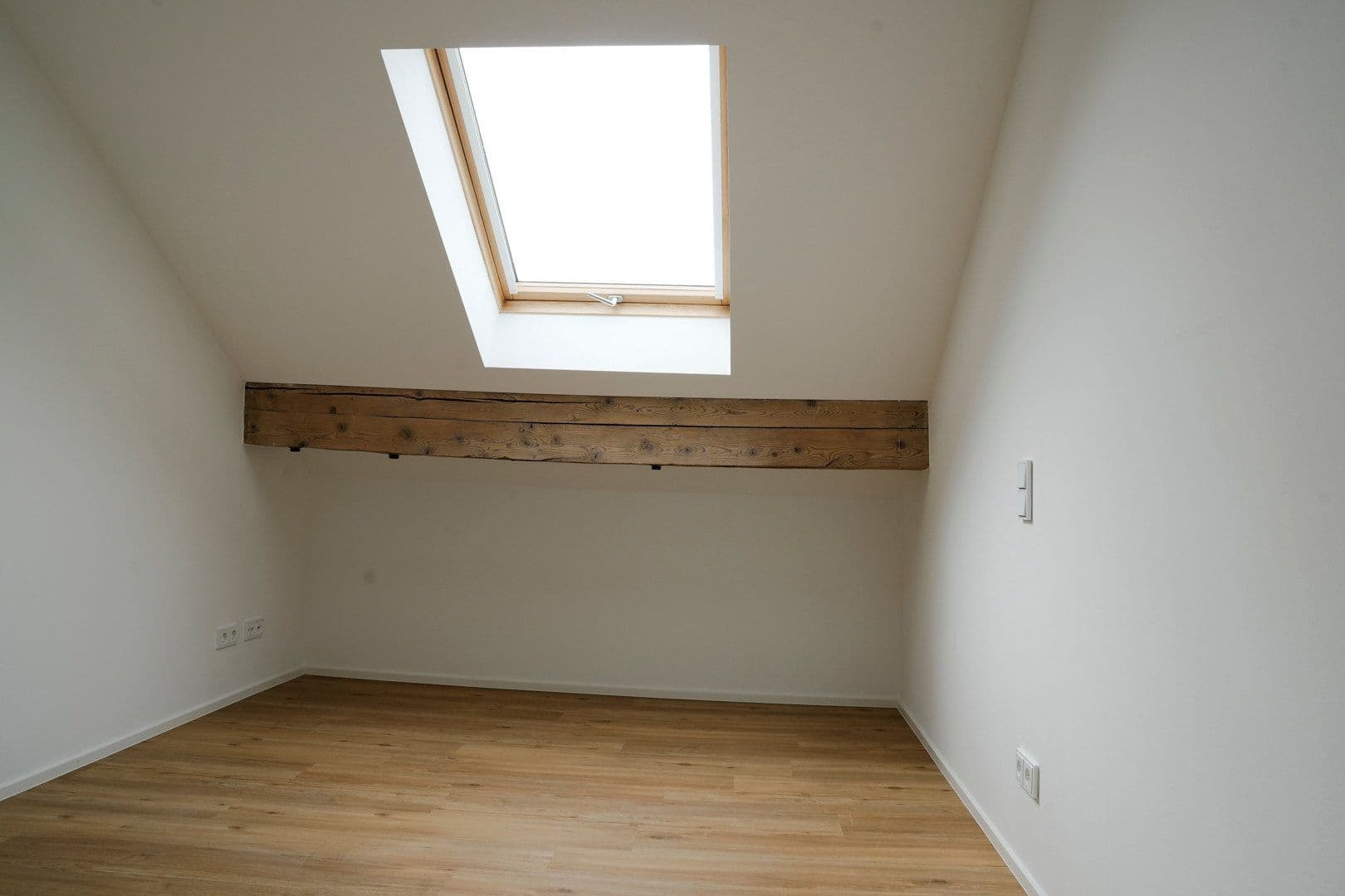 Pronájem bytu 3+1 115 m², Kaiserstrasse, Waldshut-Tiengen, Bádensko-Württembersko Pronájem bytu 3+1 115 m², Kaiserstrasse, Waldshut-Tiengen, Bádensko-Württembersko