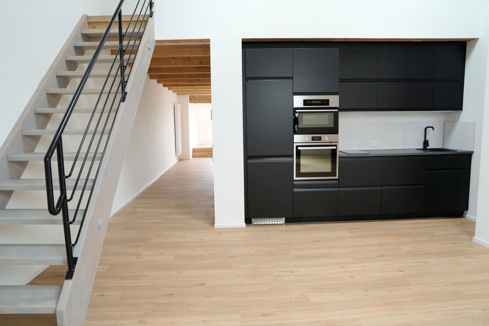 Pronájem bytu 3+1 115 m², Kaiserstrasse, Waldshut-Tiengen, Bádensko-Württembersko Pronájem bytu 3+1 115 m², Kaiserstrasse, Waldshut-Tiengen, Bádensko-Württembersko